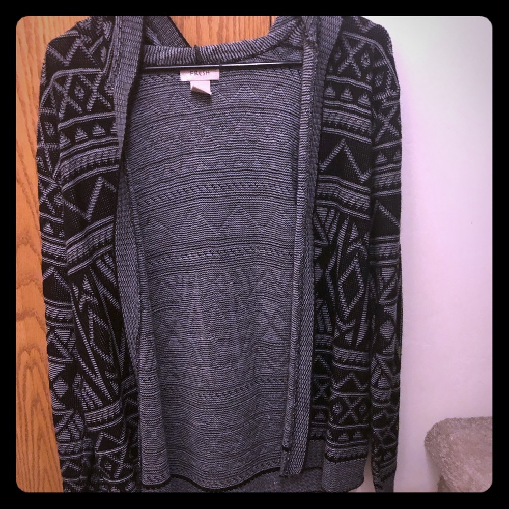 Open hooded sweater